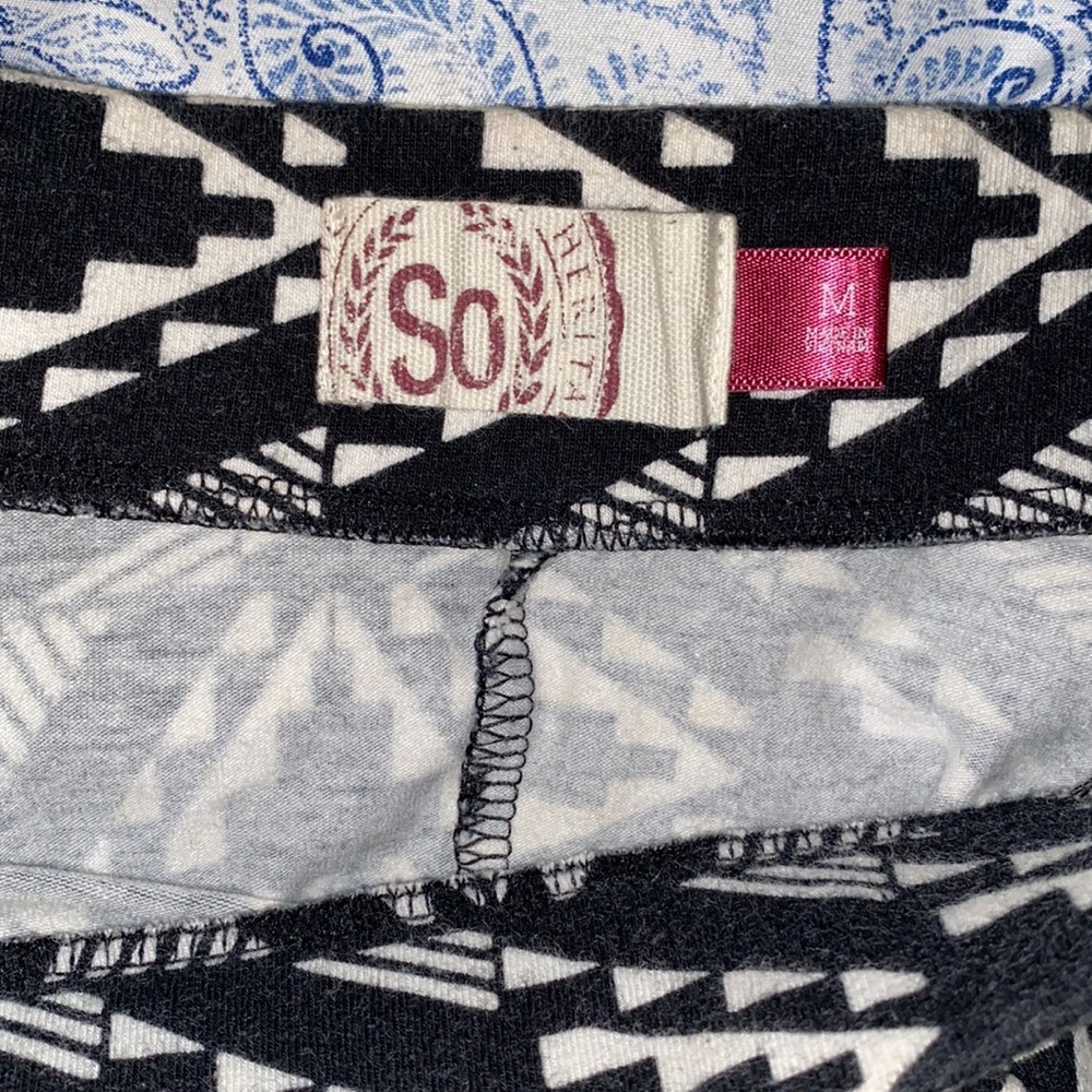 Patterned skirt - Picture 2 of 2